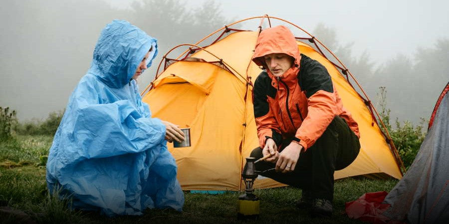 우중 캠핑을 가려면 어떻게 해야 하나요?빗속에서 특히 폭우속에서 캠핑을 할 때온몸이 흠뻑 젖은 것만큼 서운한 것은 없습니다. 우중 캠핑을 좋아하신 분들이 즐거운 캠핑 시간을 보내기 위해서 우중 캠핑 방법에 대한...